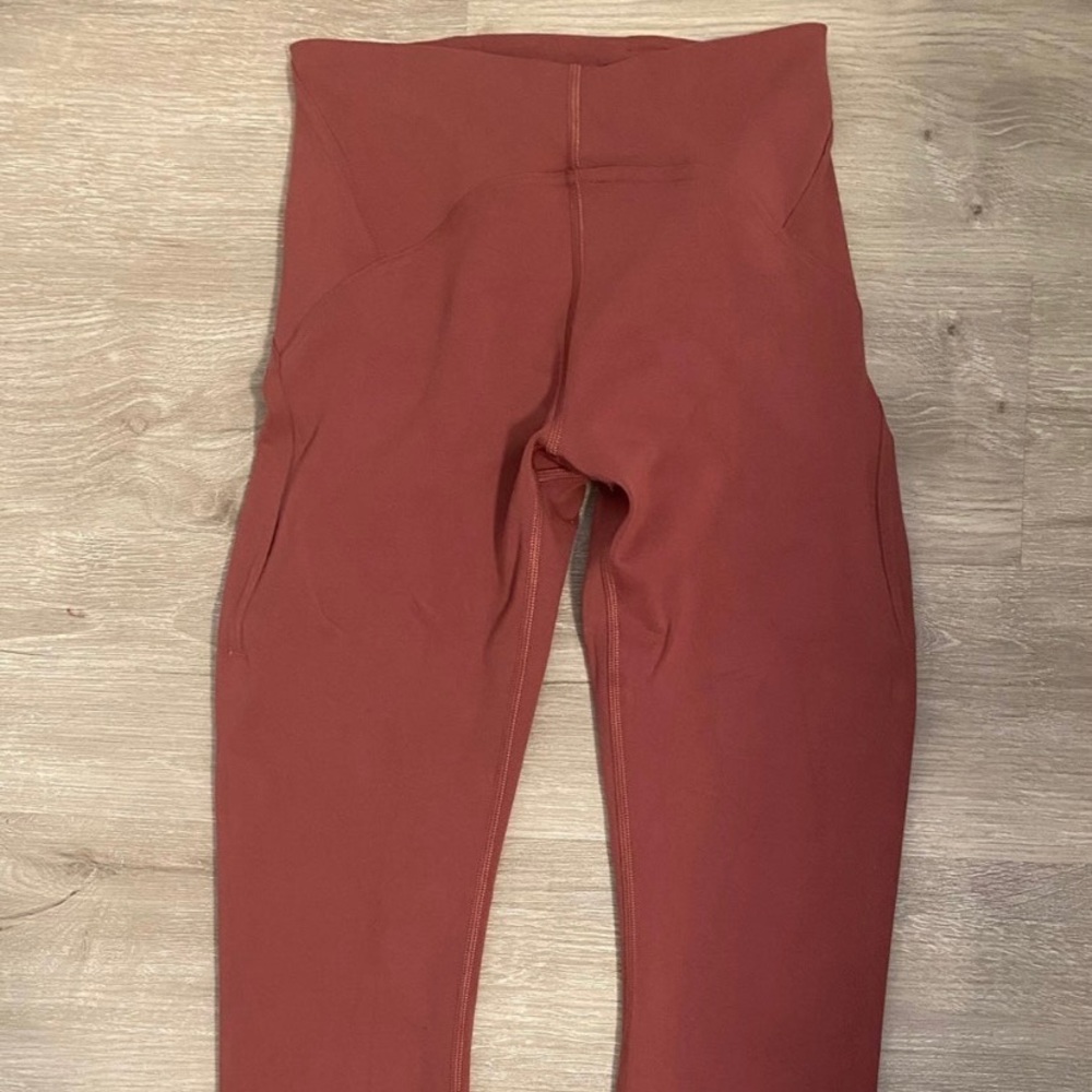 Lululemon InStill High-Rise 25” Smokey red size 4